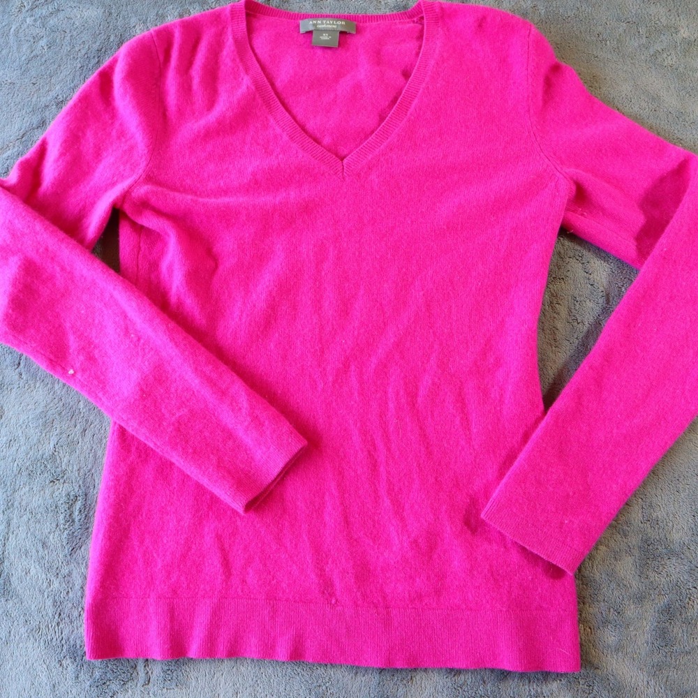 Ann Taylor Cashmere Sweater Womens XS Pink V Neck Long Sleeve #436 DelmarP